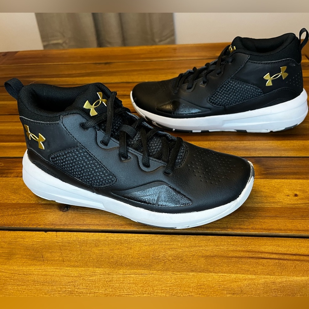 Under Armour Boys Youth Lockdown 5 Basketball Shoes Size 4